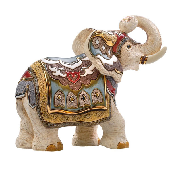 景德鎮(zhèn)陶瓷雕塑藝術(shù)品展現(xiàn)魅力