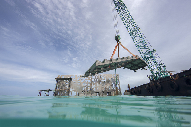 潛水去看展！馬爾代夫推出全球首座半潛式珊瑚藝術(shù)廊