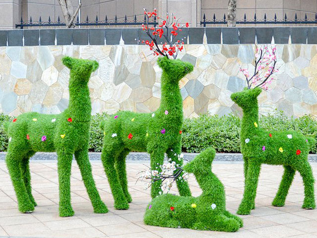 園林景觀(guān)玻璃鋼加植絨梅花鹿雕塑