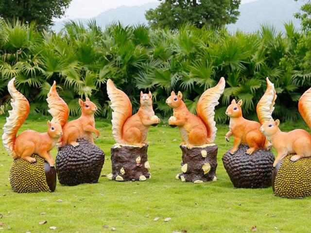 戶外玻璃鋼松鼠雕塑