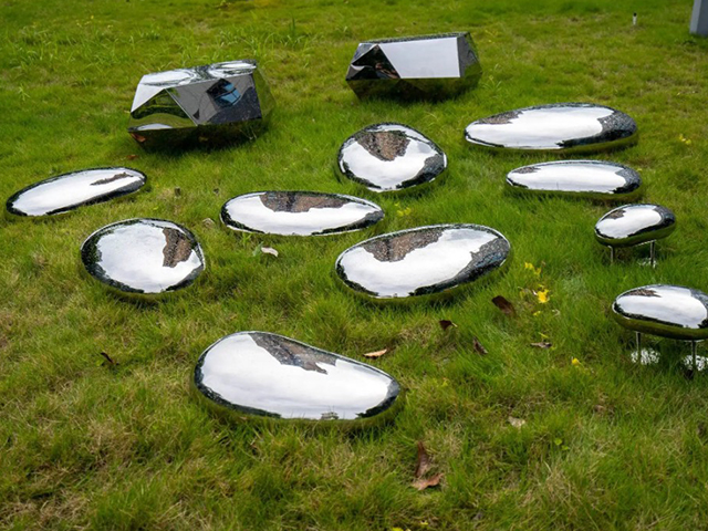 戶(hù)外景觀(guān)鏡面不銹鋼鵝卵石雕塑