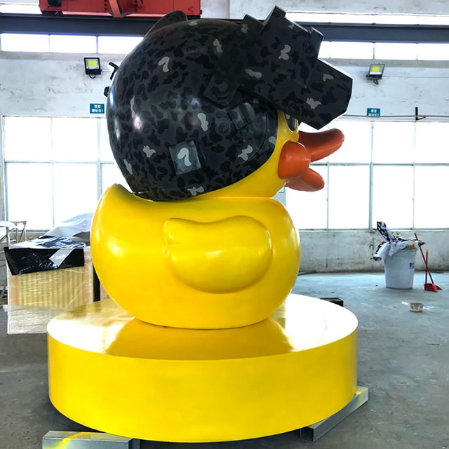和平精英玻璃鋼小黃鴨雕塑