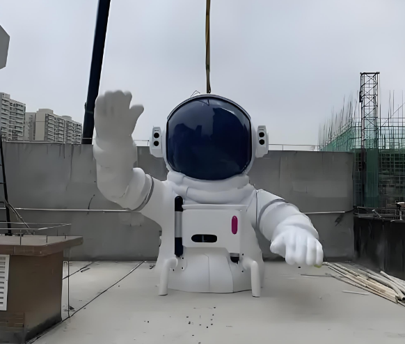 玻璃鋼太空人雕塑，一場未來考古的當(dāng)代宣言