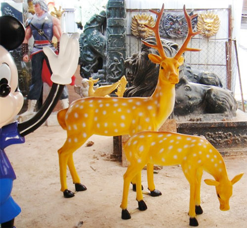 玻璃鋼梅花鹿雕塑